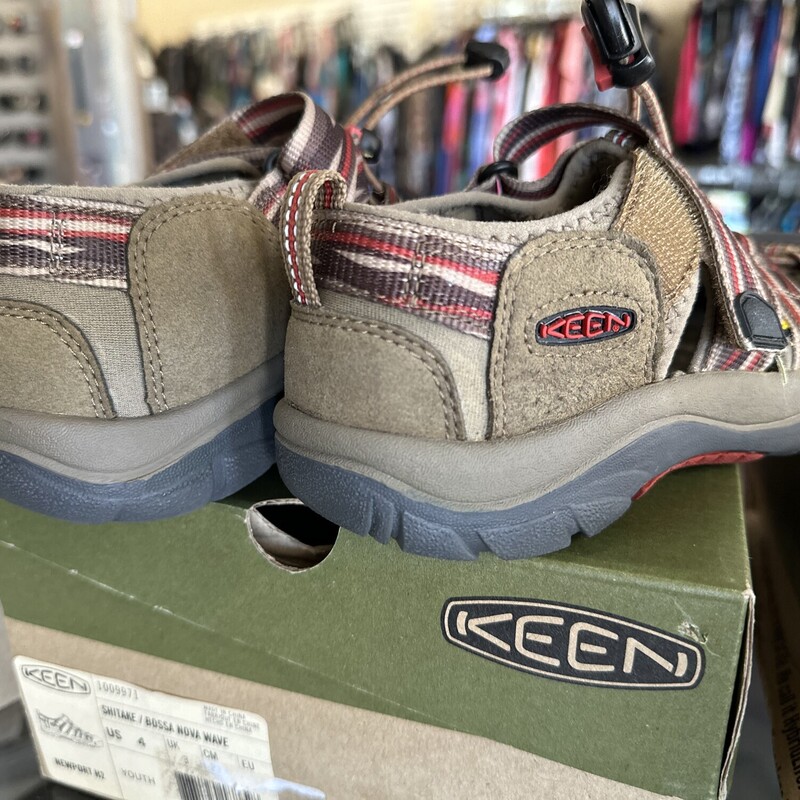 NEW Youth Keen Sandles, Brown, Size: 2 $23.99<br />
Original Price $49.99<br />
<br />
<br />
All sales are final. No Returns<br />
Pick up within 7 days of purchas or have it shipped.<br />
Thank you for shopping with us :)<br />
<br />
<br />
<br />
Pick up within 7 days of purchase or have shipped.<br />
Thank you for shopping with us:)