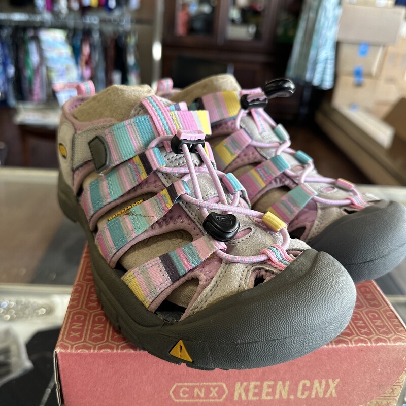 NEW Youth Keen Sandles, Pink, Size: 4 $23.99<br />
Original Price $49.99<br />
All sales are final. No Returns<br />
Pick up within 7 days of purchas or have it shipped.<br />
Thank you for shopping with us :)