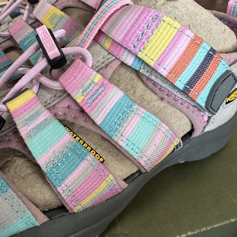 NEW Youth Keen Sandles, Pink, Size: 4 $23.99<br />
Original Price $49.99<br />
All sales are final. No Returns<br />
Pick up within 7 days of purchas or have it shipped.<br />
Thank you for shopping with us :)