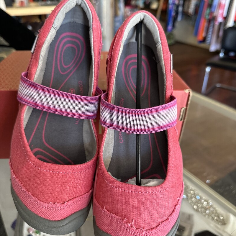 NEW Keen Mary Jane Youths, Slate Rose, Size: 5 $24.99
Original Price $59.99
All sales are final. No Returns
Pick up within 7 days of purchas or have it shipped.
Thank you for shopping with us :)