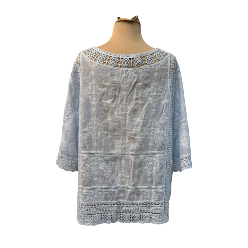 Democracy Mineral WashTop<br />
100% Cotton<br />
Crochet LaceTrim and Embroidered<br />
Blue and White<br />
Size: Medium