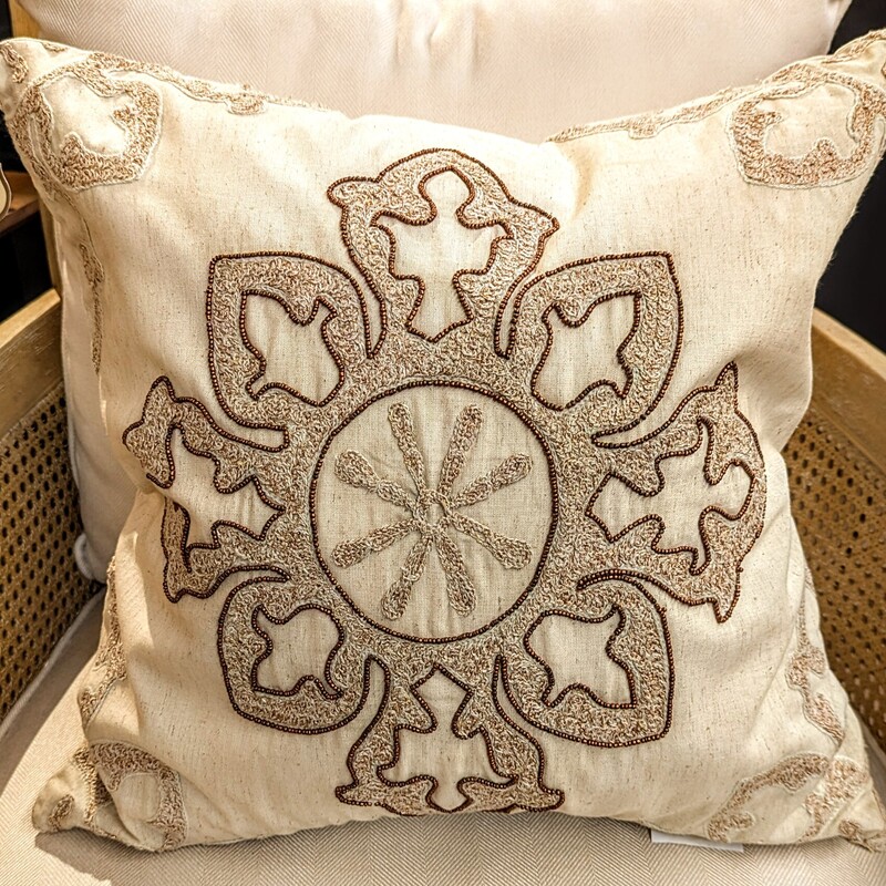 Domain Down Medallion Pillow
Cream Gold Size: 19 x 19H