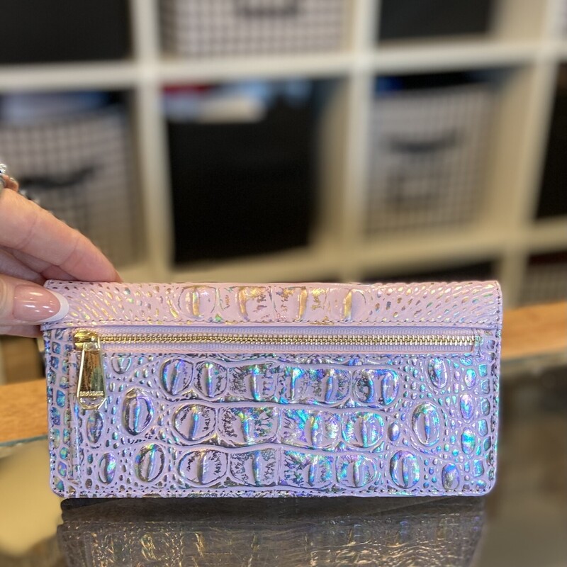 NEW Frost Lilac Wallet<br />
Lilac<br />
Size: Wallet