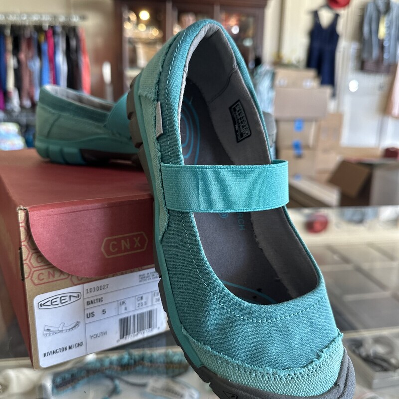 New Youth Keen Mary Janes, Baltic, Size: 4 $24.99<br />
Original Price $59.99