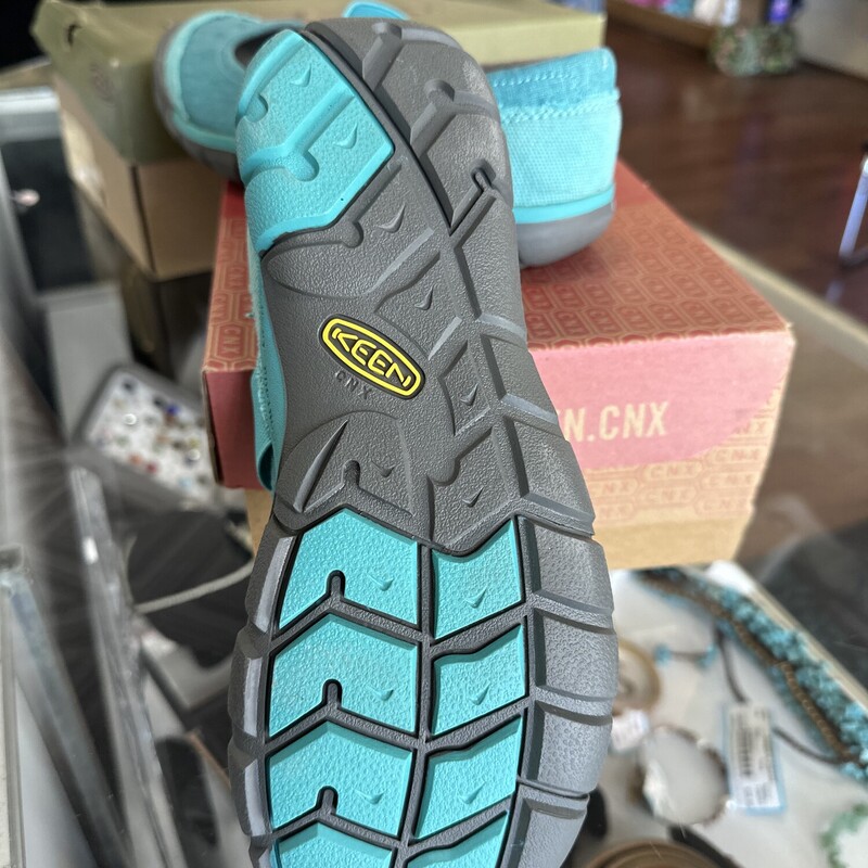 NEW Keen Mary Jane, Baltic, Youth Size: 5 $24.99<br />
Original price $59.99<br />
All sales are final. No Returns<br />
Pick up within 7 days of purchas or have it shipped.<br />
Thank you for shopping with us :)
