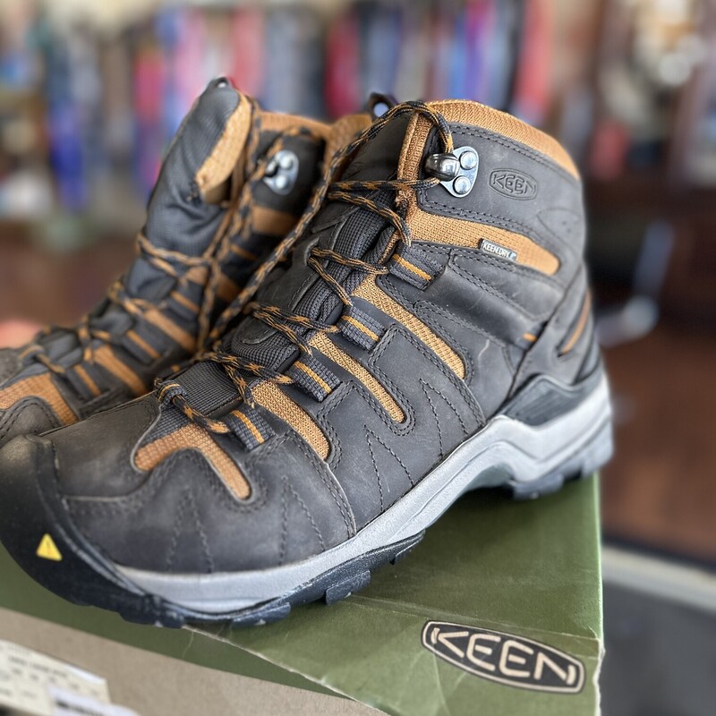NEW Mens Hiking Boots
