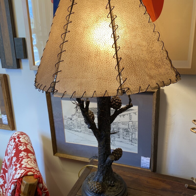 Pinecone Lamp

Size: 31Hx17W