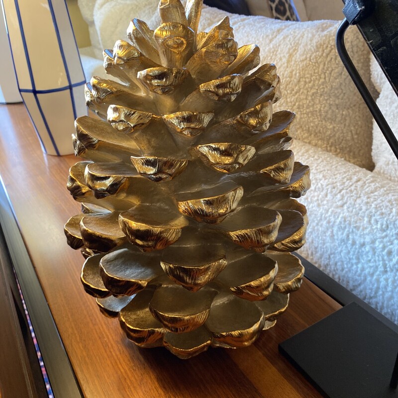 Gold Pinecone

Size: 14Hx11W