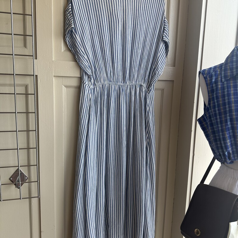 Elan Stripe Dress NWT, Blue/whi, Size: Large $25.99<br />
Original price $69.00<br />
<br />
All sales are final. No Returns<br />
Pick up within 7 days of purchas or have it shipped.<br />
Thank you for shopping with us :)