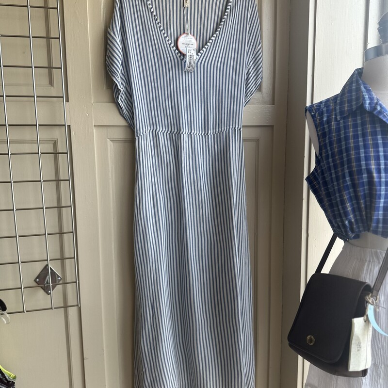 Elan Stripe Dress NWT, Blue/whi, Size: Large $25.99
Original price $69.00

All sales are final. No Returns
Pick up within 7 days of purchas or have it shipped.
Thank you for shopping with us :)