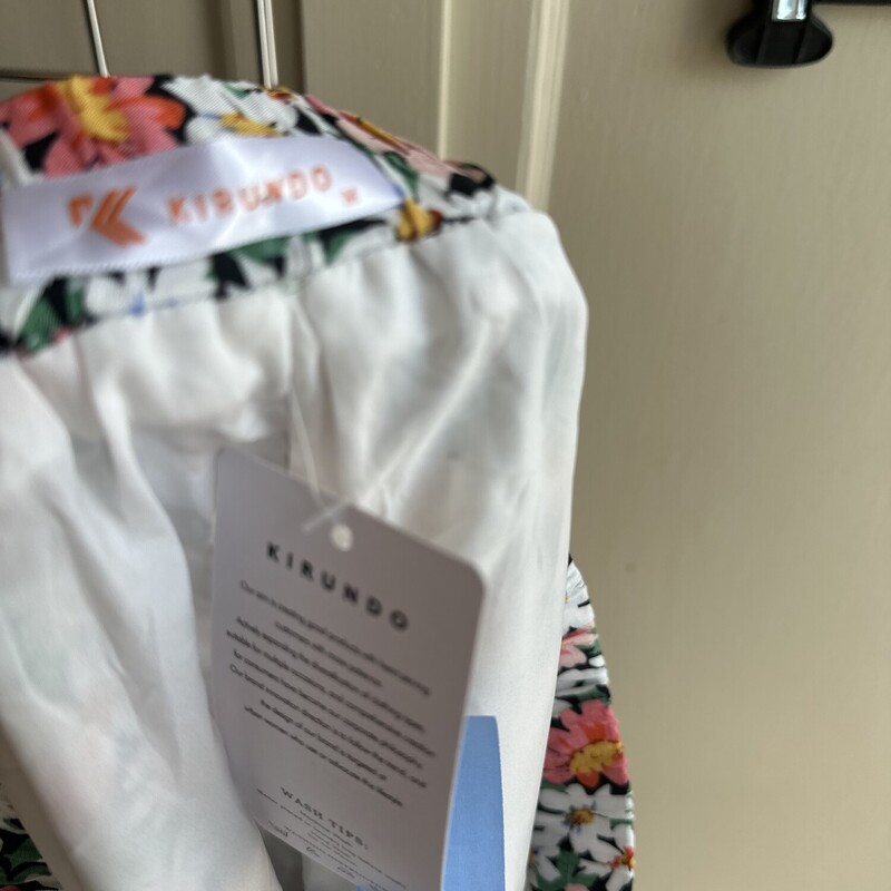 Kirundo Floral Skirt NWT, Multi, Size: Medium $25.99<br />
<br />
All sales are final. No Returns<br />
Pick up within 7 days of purchas or have it shipped.<br />
Thank you for shopping with us :)