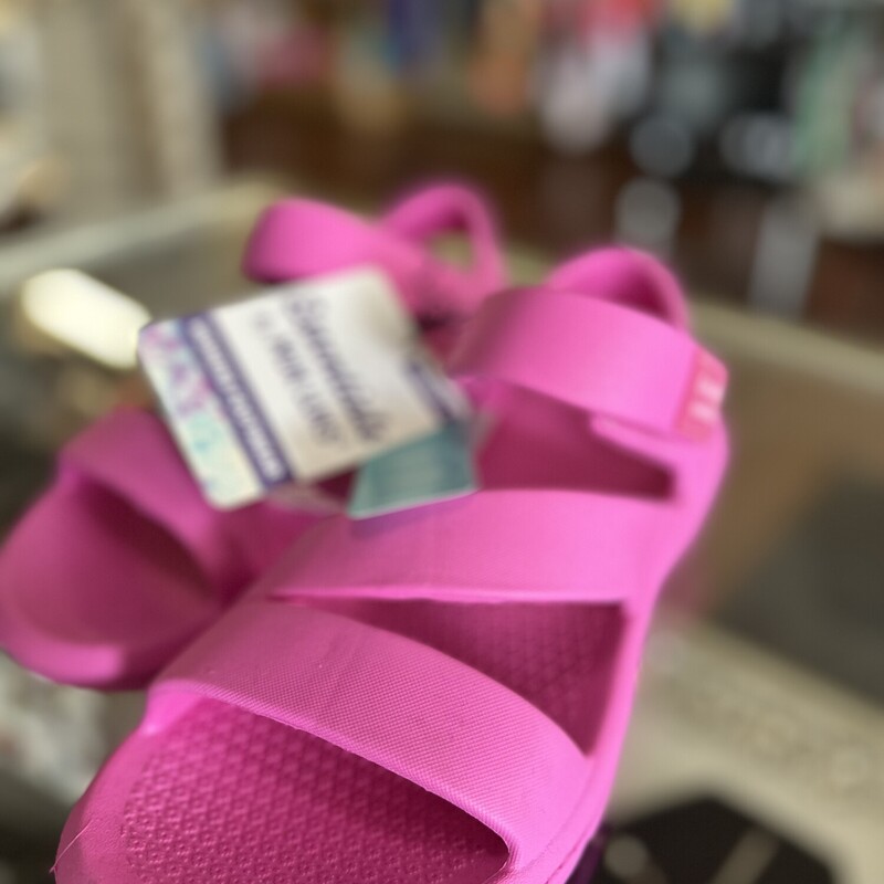 Muk Luks Sandals, Pink, Size: Med 7-8<br />
Muk Luks Sandals, Teal, Size: Med 7-8 New with tags<br />
<br />
All sales are final. No Returns<br />
<br />
Pick up within 7 days of purchase or have shipped.<br />
Thank you for shopping with us:)