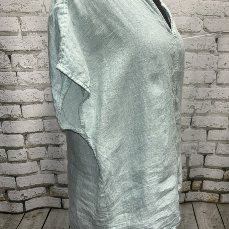 Tahiari   100% Linen, Lt Green, Size: Large