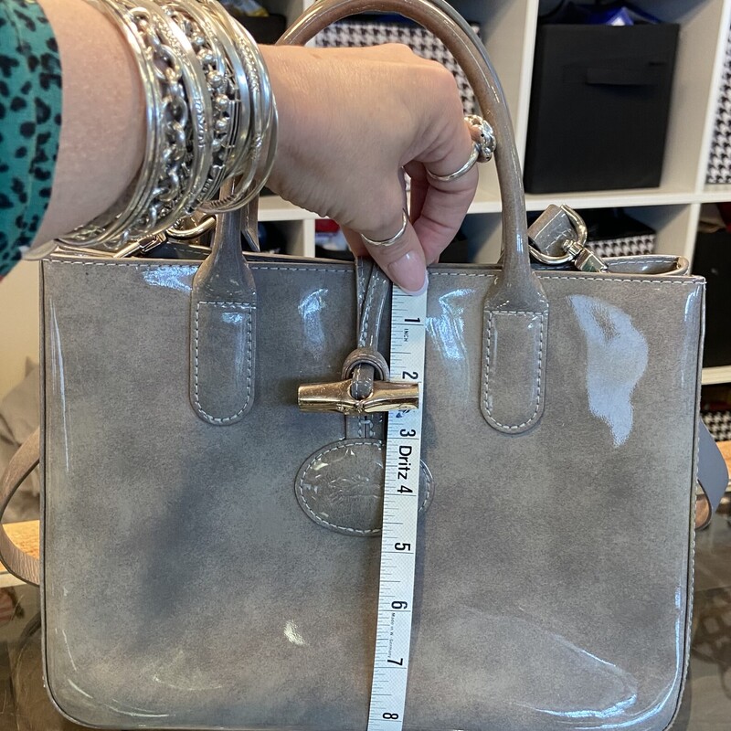 Gry Patent Lther Purse<br />
Grey<br />
Size: R $500