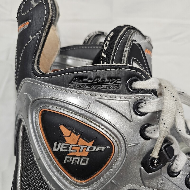 CCM Vector Pro Hockey Skates, Senior Skate Size: 8, pre-owned.  MSRP $399.99!