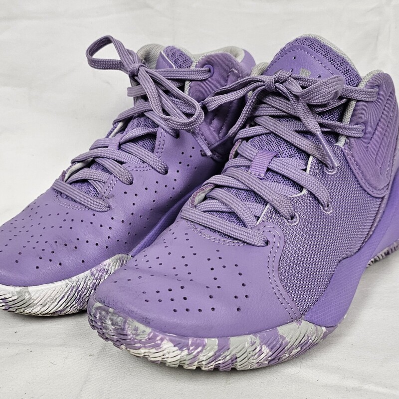 Under Armour Kids Basketball Shoes, Purple, Size: 4, pre-owned in great shape!