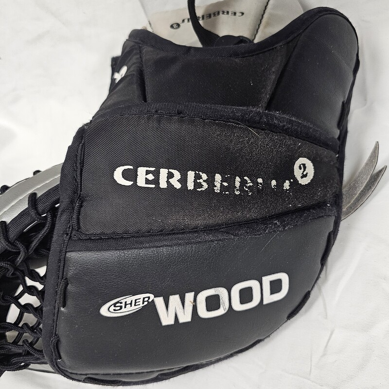 SherWood Cerberus 2 Goalie Trapper Catch Glove, Regular Hand (worn on left hand), Size: Youth, pre-owned