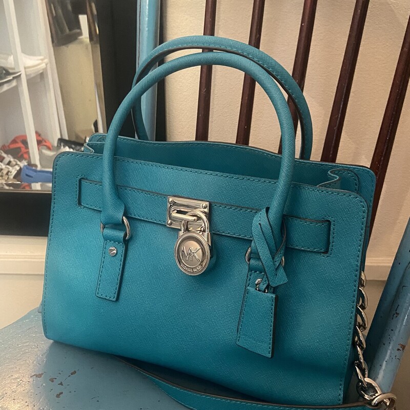 TEAL/slv Leather Purse
Teal
Size: Purse