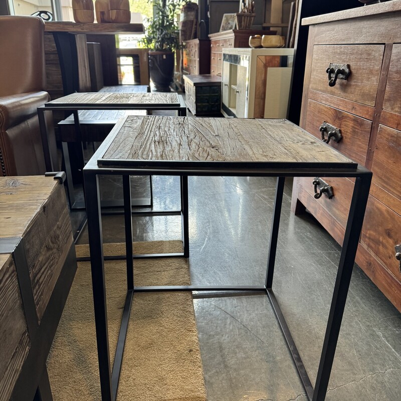 Industrial Side Table
Metal Legs and Wood Top
Size: 19.5x19.5x24H