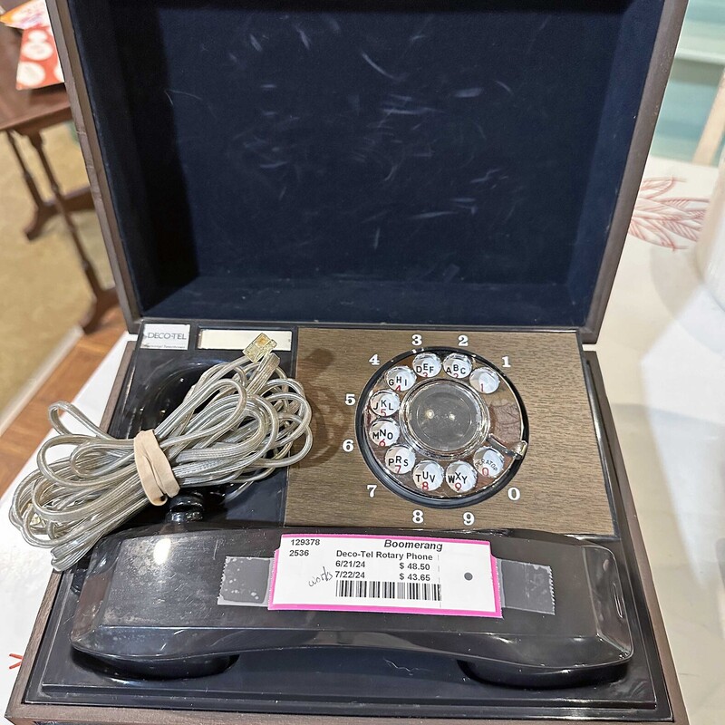 Deco-Tel Rotary Phone in Case

Art Deco 1970s

Excellent Condition
Works!