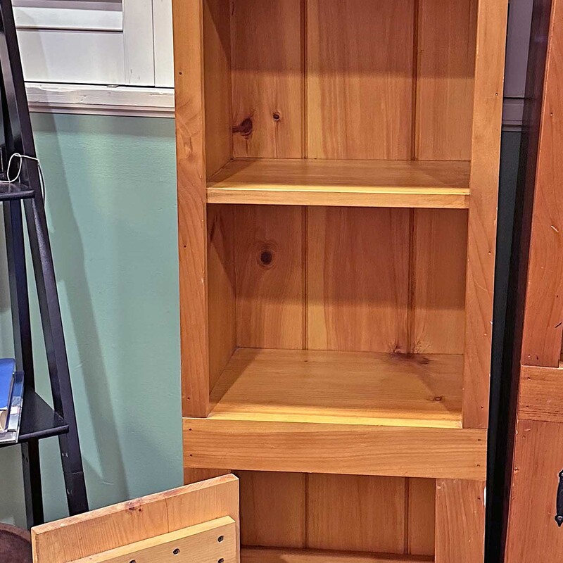 Pine Bookcase W/ Cupboard

3 Shelves, 1 Door Cupboard

73 H  x 17 W x 13 D