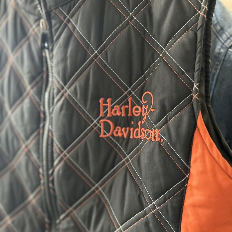 HD Quilted Vest, Black and Ornage Harley Colors, Size: Large Womens<br />
All Sales Are Final<br />
No Returns<br />
<br />
Pick Up In Store Wirhin 7 Days of Purchase<br />
or<br />
Have It Shipped<br />
<br />
Thank You For Shopping with Us:-)