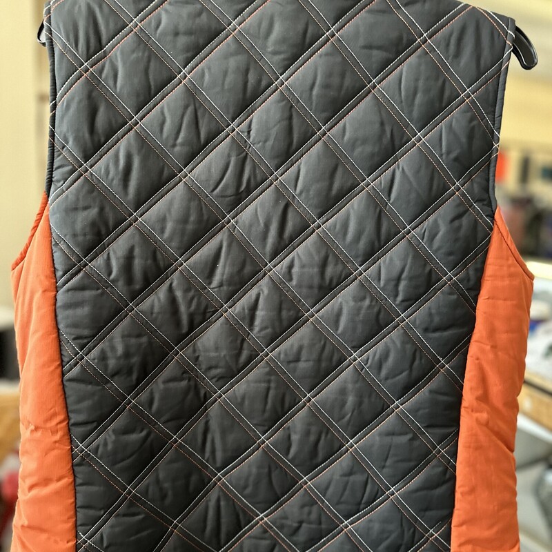 HD Quilted Vest, Black and Ornage Harley Colors, Size: Large Womens<br />
All Sales Are Final<br />
No Returns<br />
<br />
Pick Up In Store Wirhin 7 Days of Purchase<br />
or<br />
Have It Shipped<br />
<br />
Thank You For Shopping with Us:-)