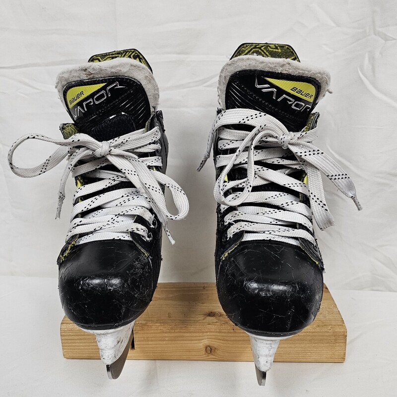 Bauer Vapor 3X Youth Hockey Skates, Size: Y12, pre-owned