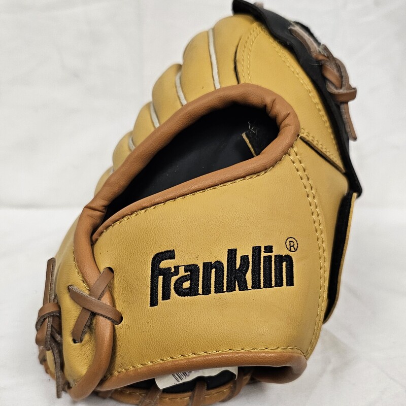 Franklin Field Master Glove, Right Hand Throw, Size: 14in., pre-owned broken in condition.