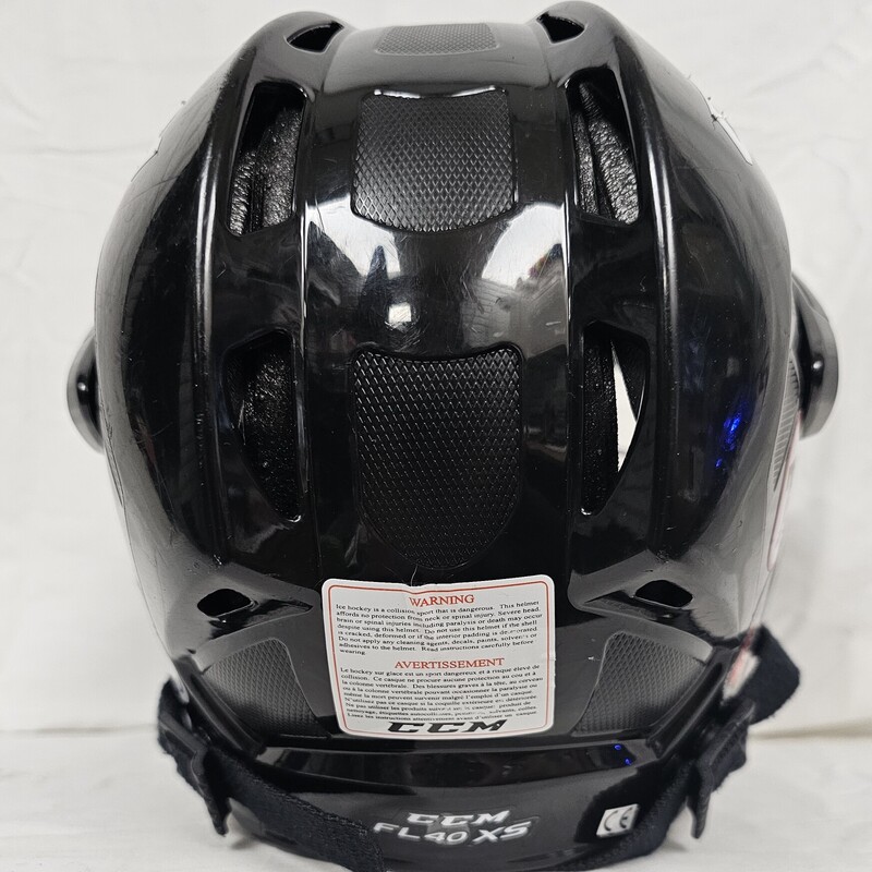 CCM FL40 Hockey Helmet Combo, Black, Size: XS, pre-owned. Certified through November 2024.