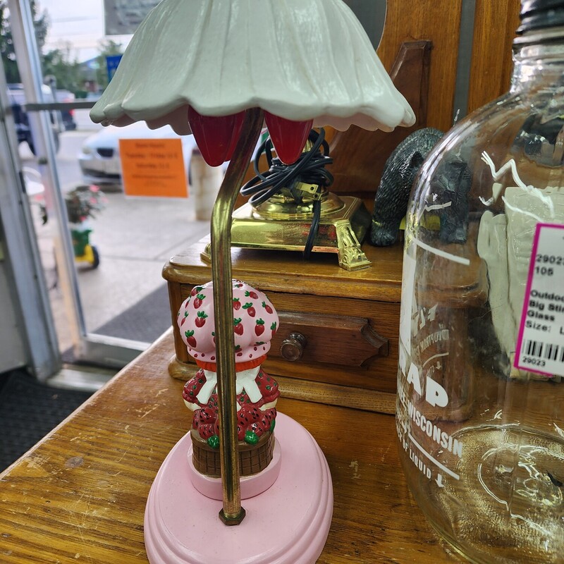 Strawberry Shortcake, Ceramic, Size: Lamp