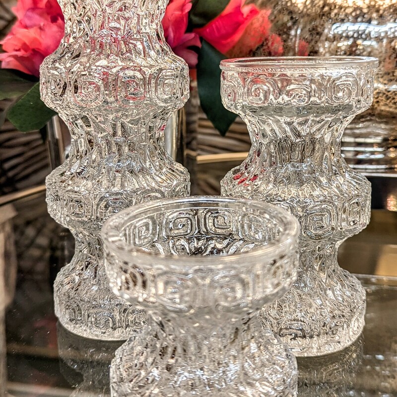 Set of 3 Colony Glassworks Greek Key Border Candleholders
Clear
Size: 3 x 7.5H
Crafted in Austria