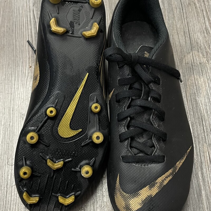 Nike Soccer Cleats, Black, Size: 5.5Y