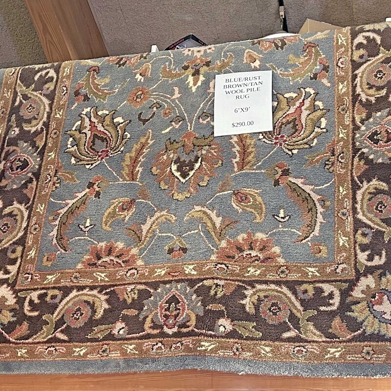 Blue Rust Brown Tan Wool Rug

Very pretty wool pile rug with a light blue background and colors of rust, brown and tan.

Size: 6 feet X 9 feet