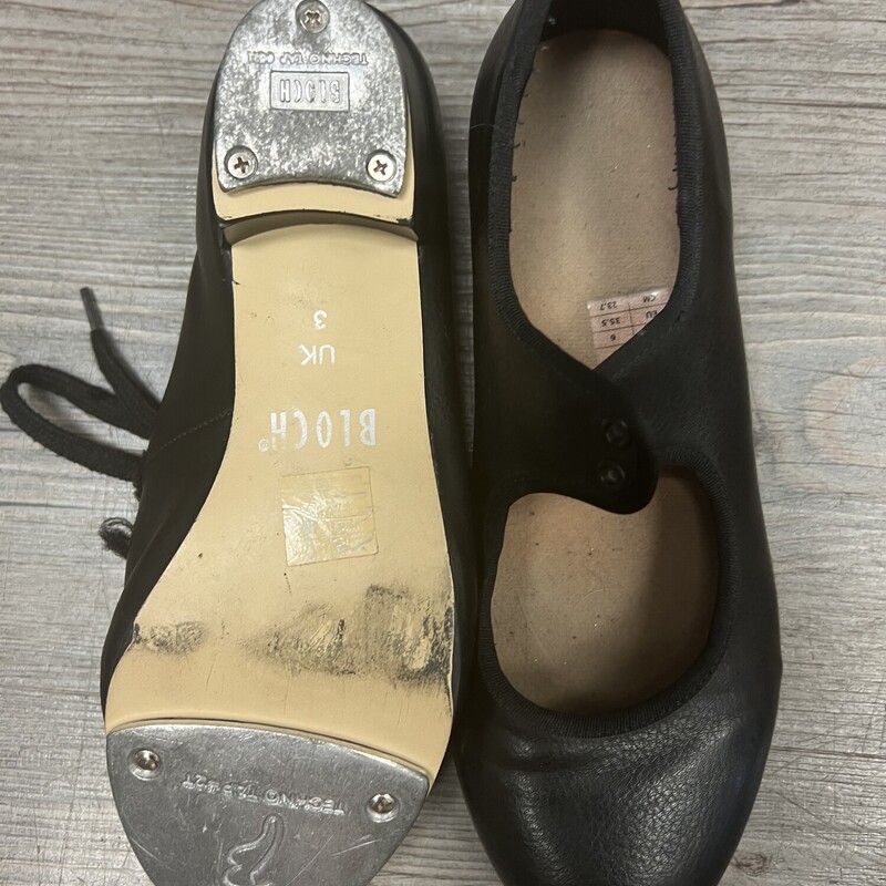 Bloch Techno Tap Shoes, Black, Size: 3.5Y<br />
Missing one lace