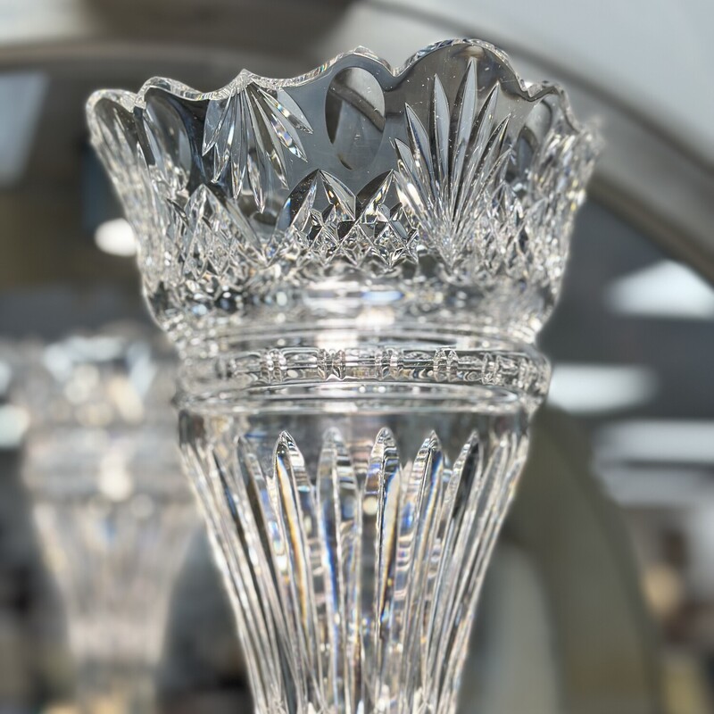 Waterford Crystal Designers Gallery Princess Vase, Beautiful!<br />
Size: 13in H