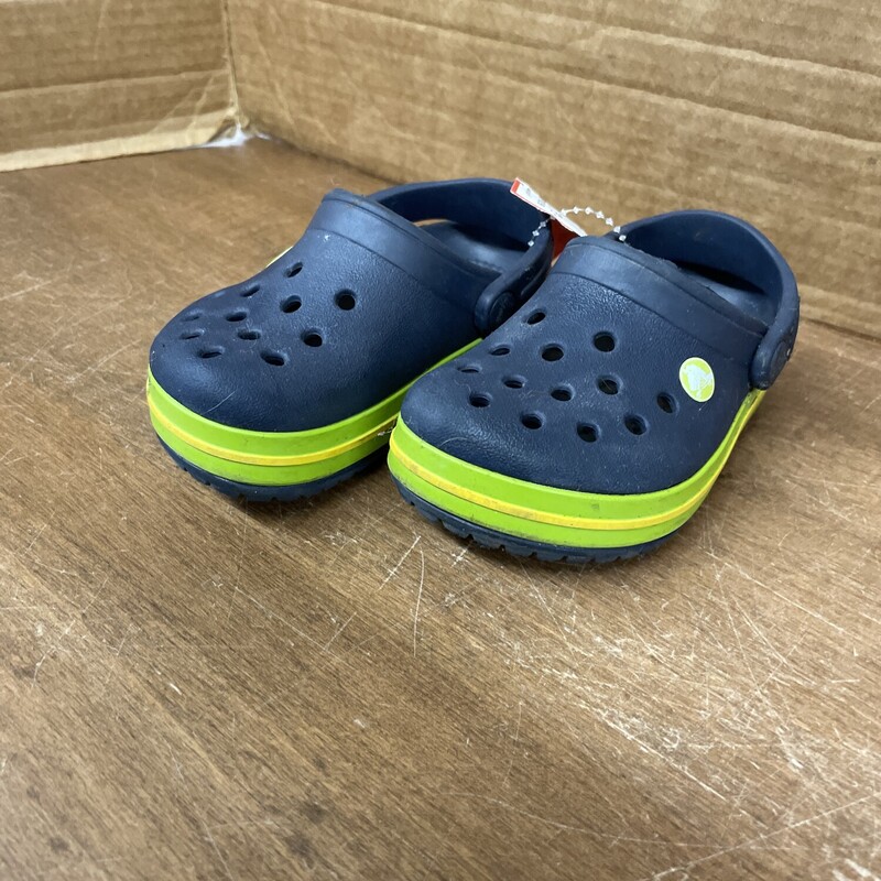 Crocs, Size: 6, Item: Shoes