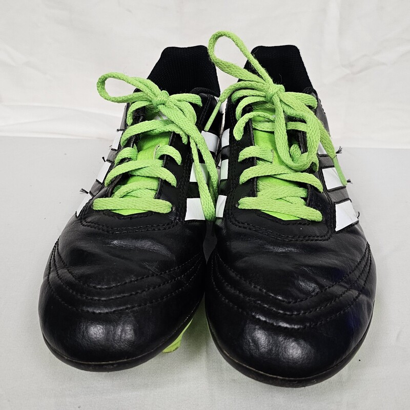 Adidas Soccer Cleats, Size: 5, pre-owned