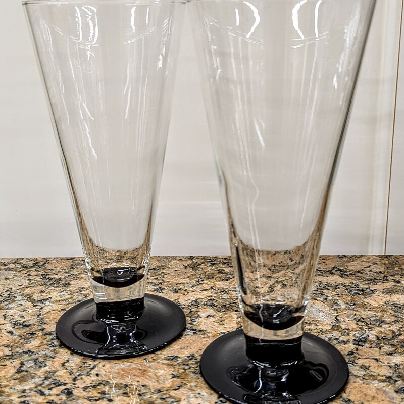 S2 Luminarc Pilsner Glasses
Clear Black
Size: 3.5x8H