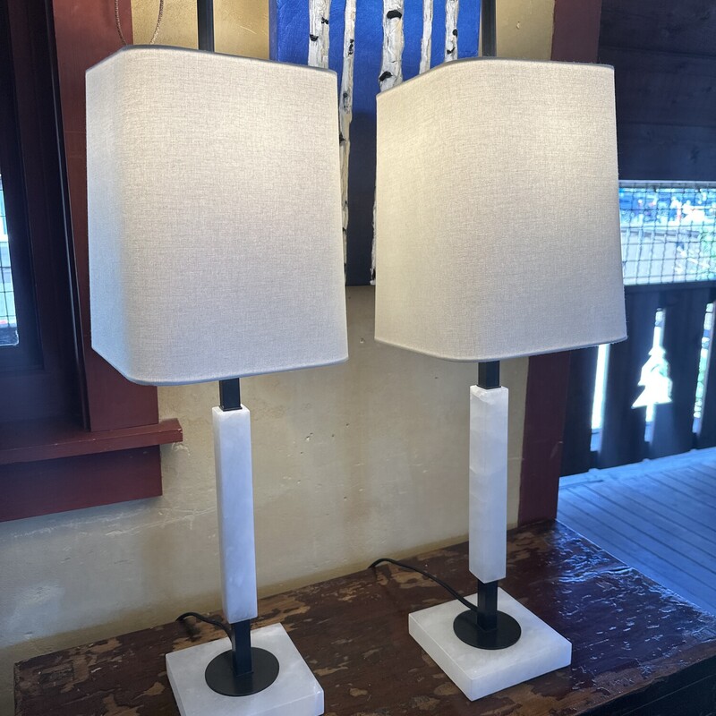 Visual Comfort Lexington Table Lamp - Set Of 2

Size: 39Tx9W