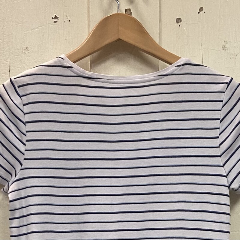 Wt/nvy Stripe Tee<br />
Wht/nvy<br />
Size: Small