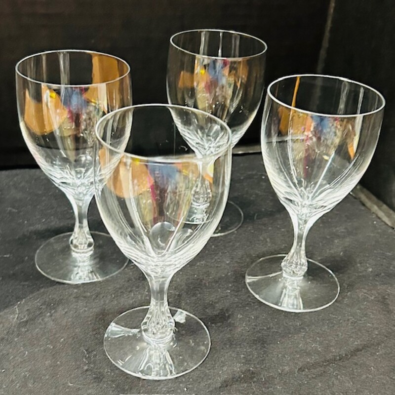 S4 Coronation Claret Wine Glasses
Clear
Size: 2.5x5H