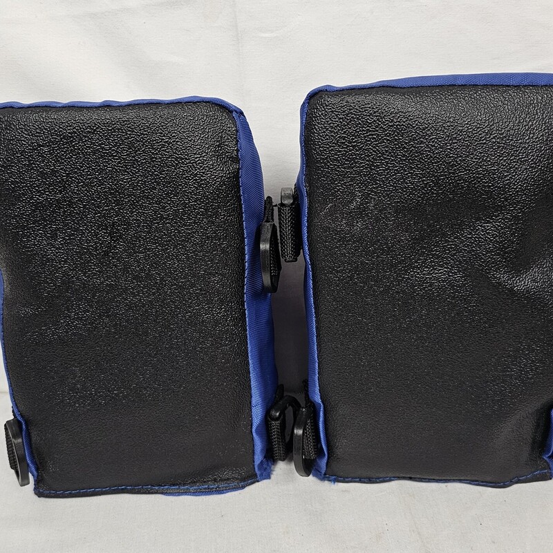 Martin Catchers Knee Cushions, Royal, Size: Youth, pre-owned