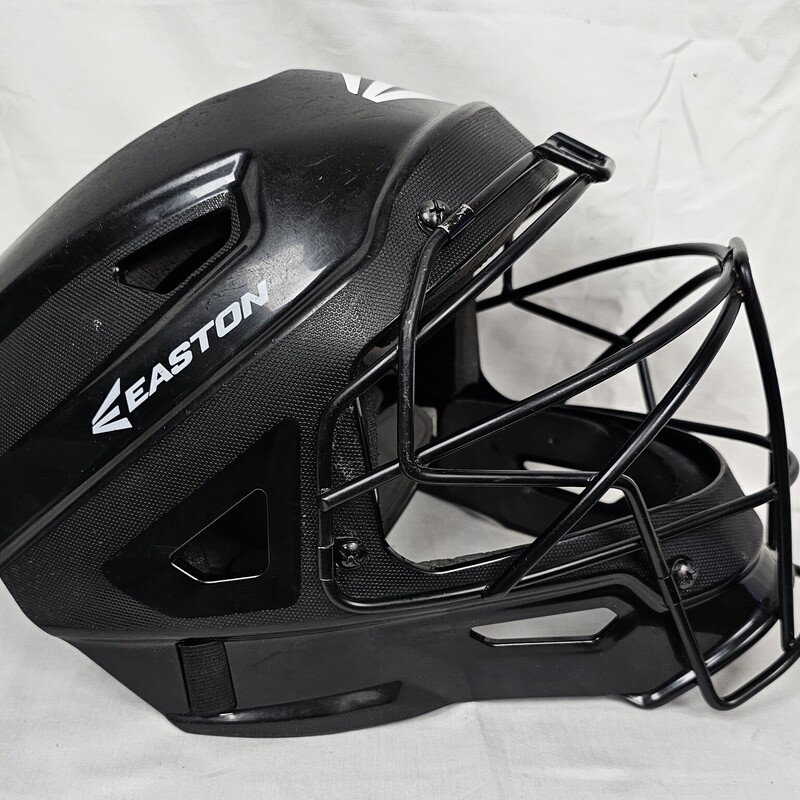 Easton M5 Catchers Helmet, Black, 6 1/2 - 7, Size: Small, QwikFit, pre-owned