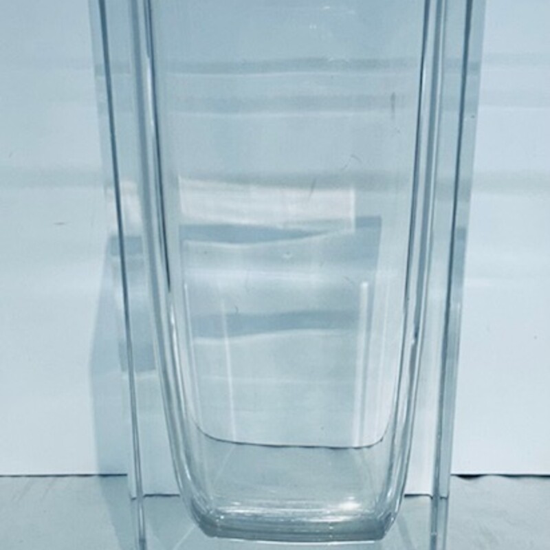 Orrefors Thick Rectangle Vase
Clear Size: 4.5 x 2 x 8.5H