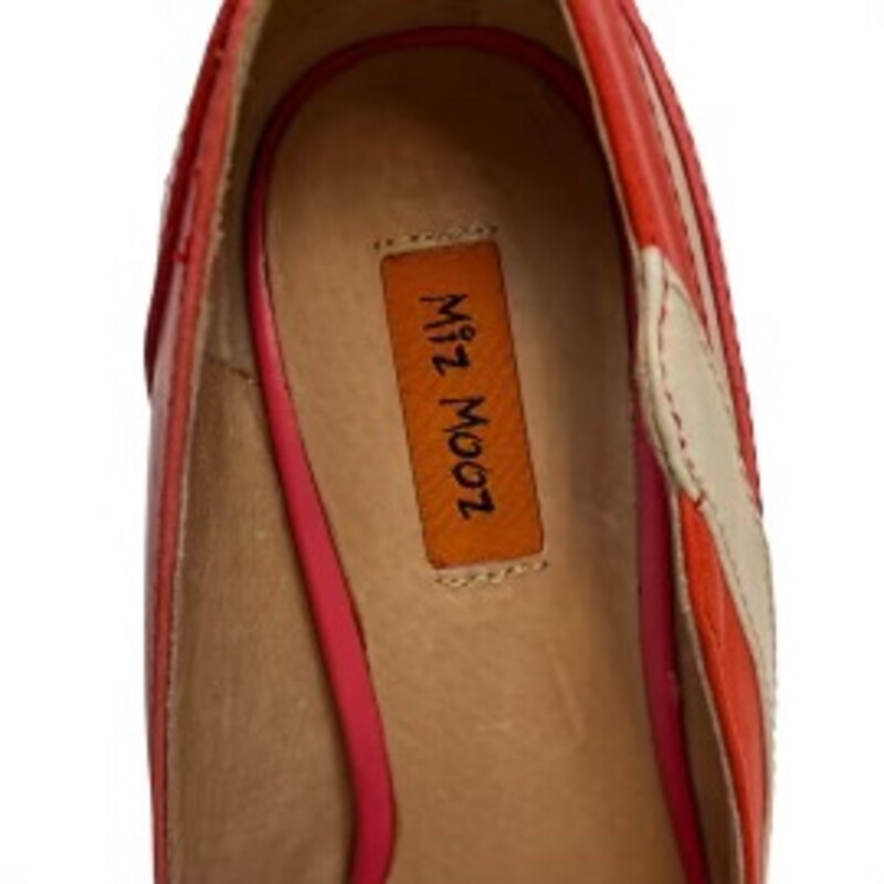 Miz Mooz Milan Pumps<br />
Leather Uppers<br />
Colors:  Red, Pink and Cream<br />
Size: 7