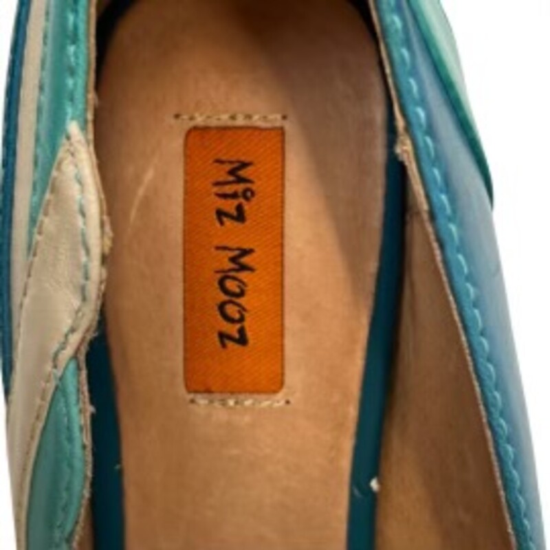 Miz Mooz Milan Pumps<br />
Leather Uppers<br />
Color:  Ocean<br />
Size: 7