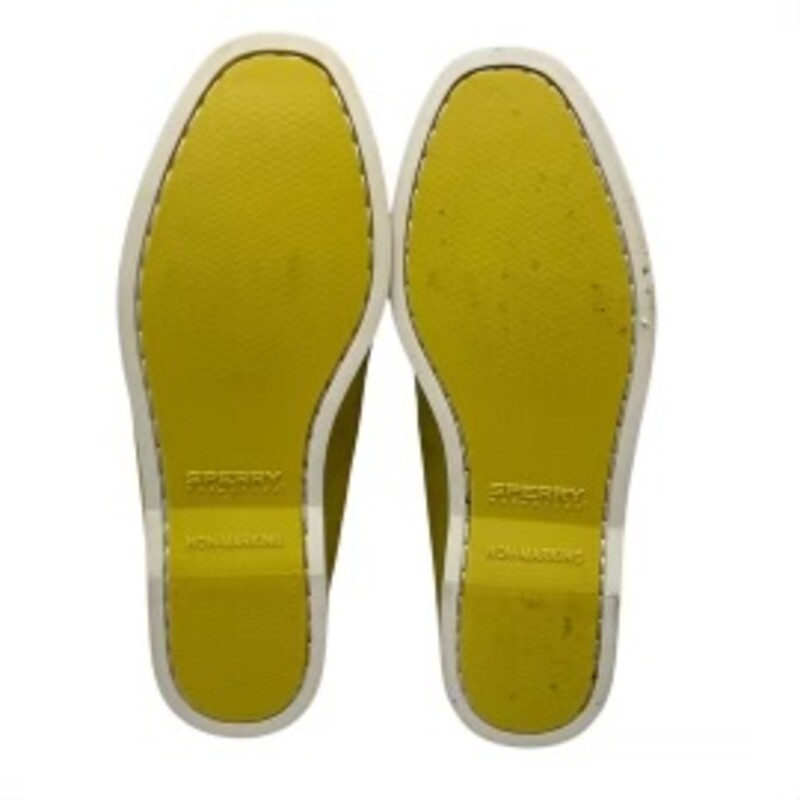 Sperry Boat Shoes<br />
Color: Lime<br />
Size: 7