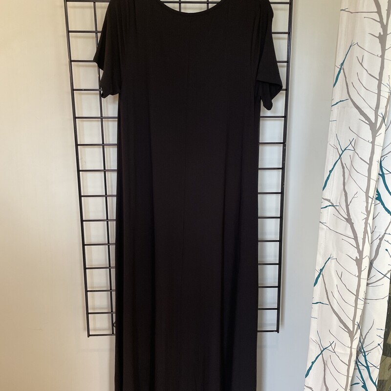 Blue Sky Dress, Black, Size: L
fits more like a XL to a 1X