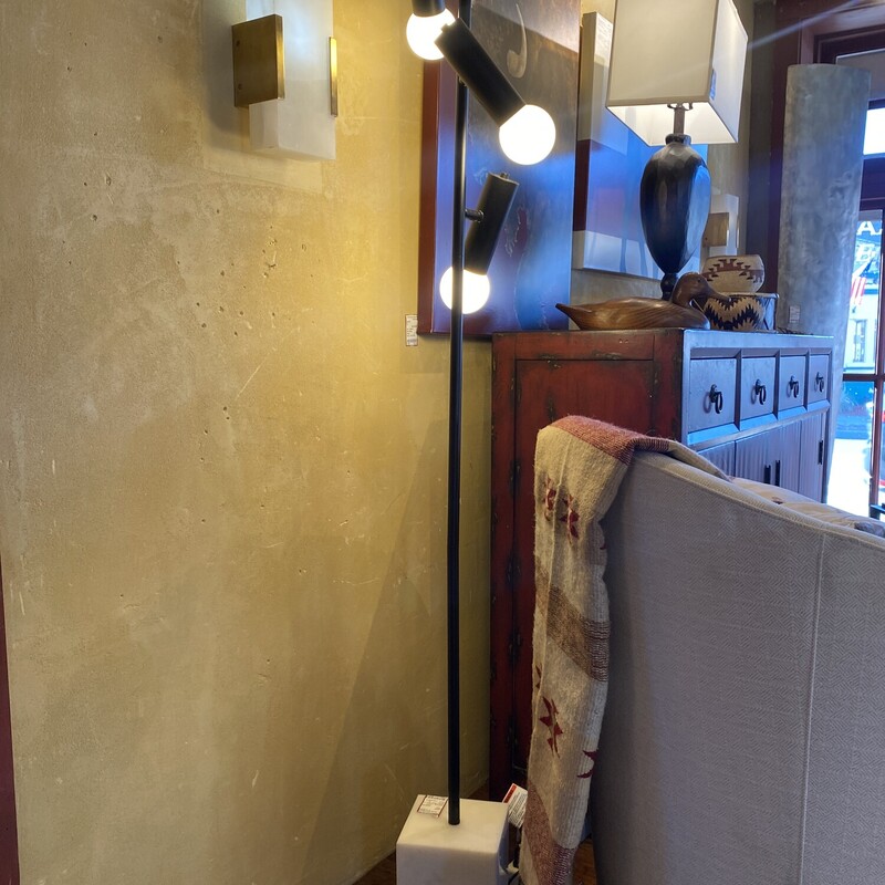 Nuevo Dane Floor Lamp

Size: 11Wx65Hx6D